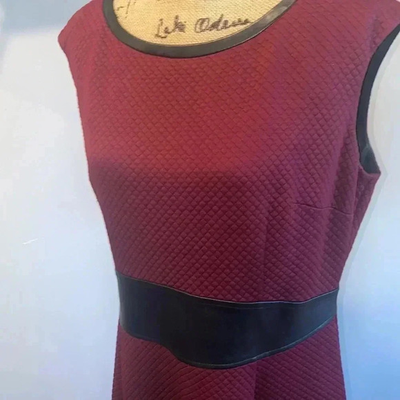 London Style Collection Mixed Media Dress - Picture 3 of 7